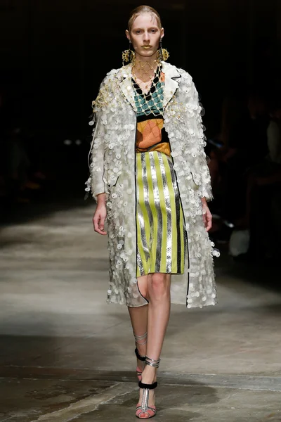 Look 44